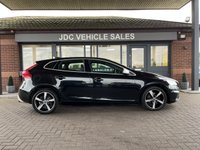 USED 2018 18 VOLVO V40 2.0 D2 R-Design Hatchback 5dr Diesel Manual Euro 6 (s/s) (120 ps) 