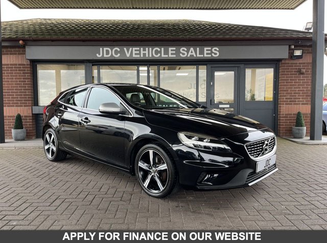 2018 VOLVO V40