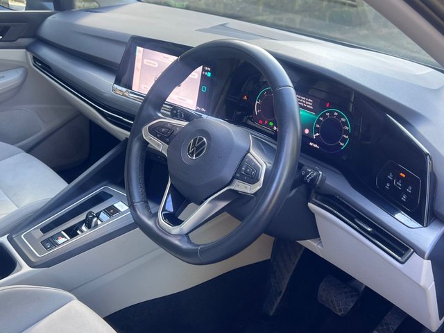 2021 Volkswagen Golf 2L Style 5dr - Photo 2