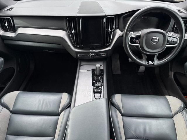 2020 VOLVO XC60 - Photo 9