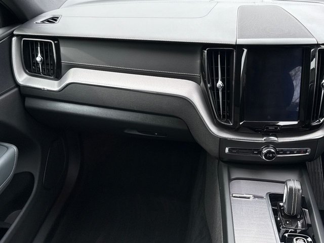2020 VOLVO XC60 - Photo 12