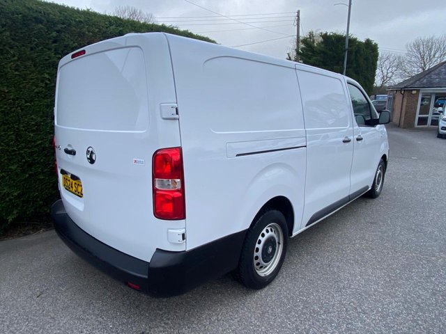 2024 VAUXHALL VIVARO - Photo 12