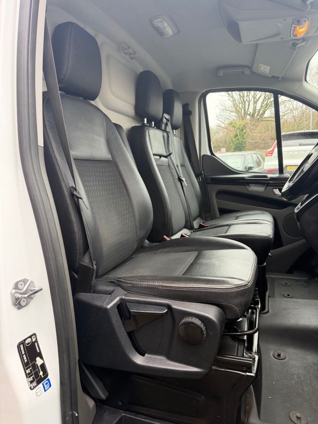 2019 Ford Transit Custom 2L Sport 5dr - Photo 9