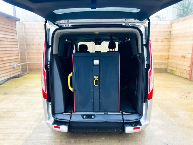 2024 FORD TOURNEO CUSTOM - Photo 12