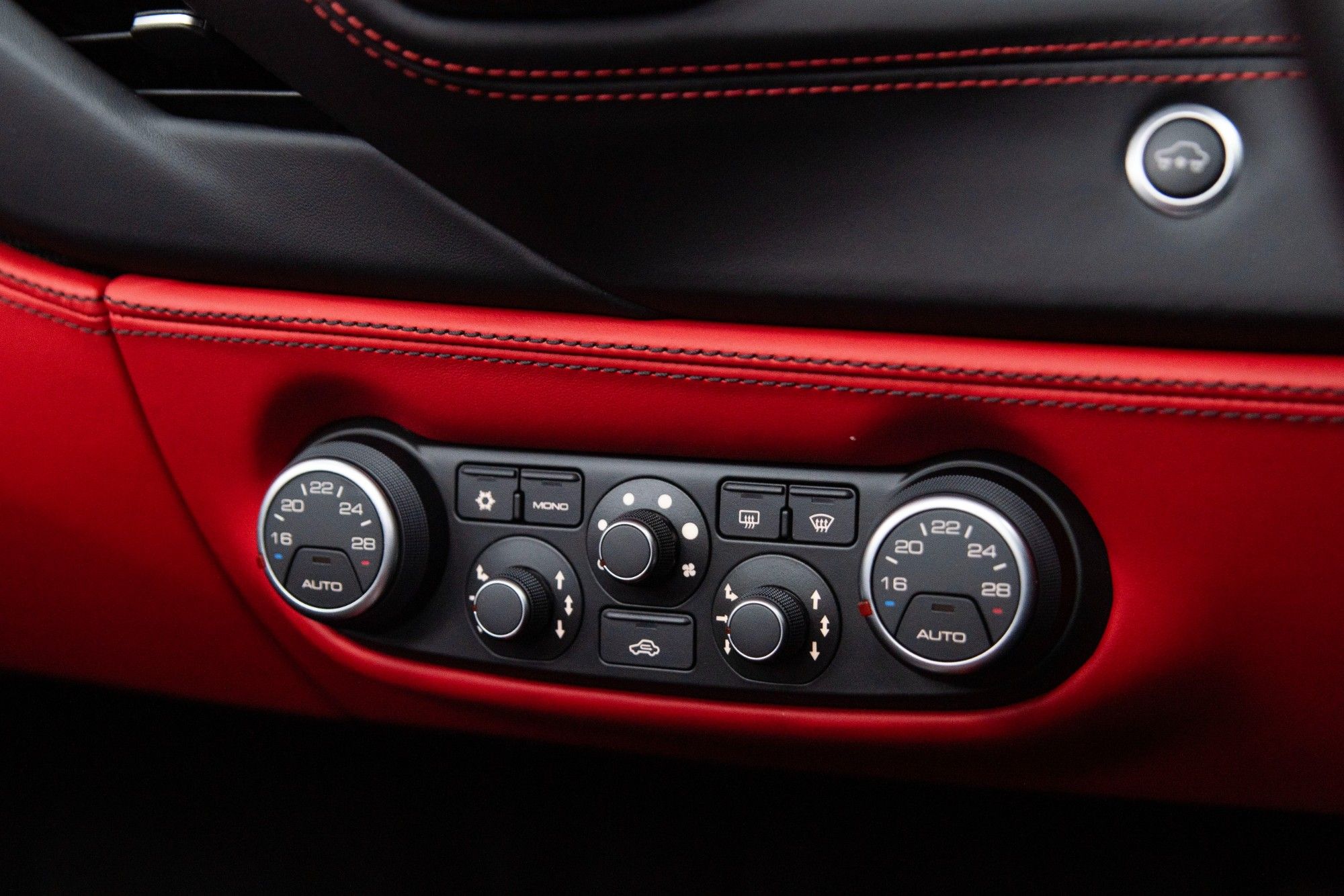 USED 2019 19 FERRARI 488 3.9T V8 Spider 2dr Petrol F1 DCT Euro 6 (s/s) (670 ps) 