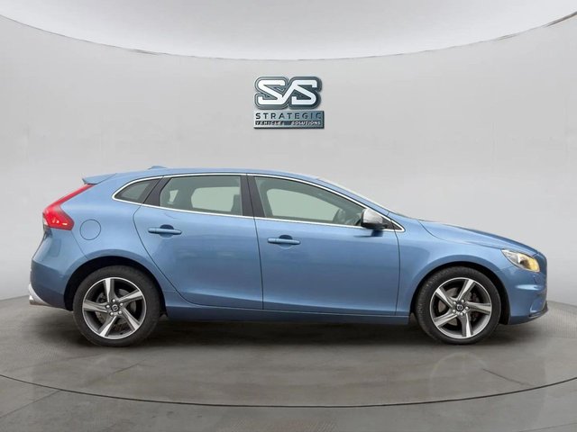 2016 Volvo V40 2L R-Design 5dr - Photo 4
