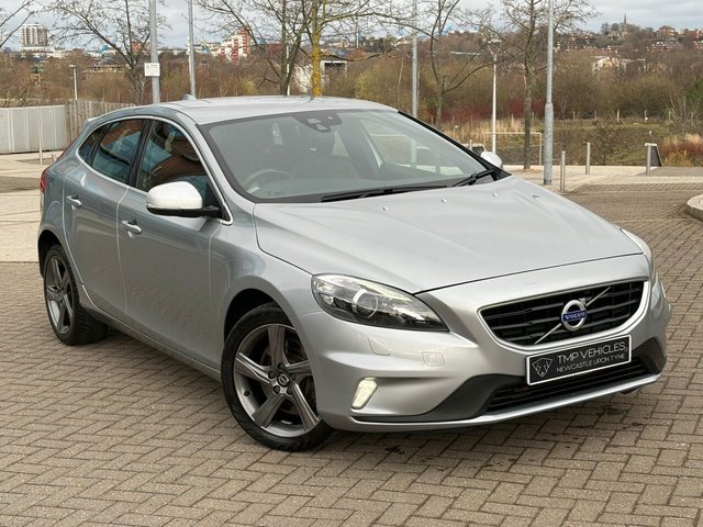 View our VOLVO V40
