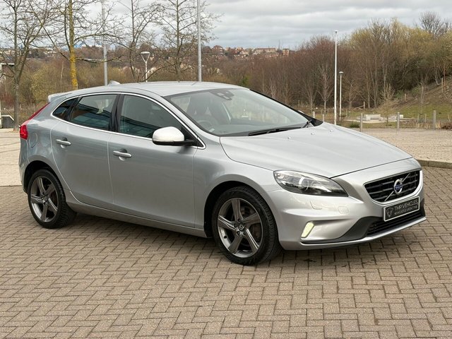 View our VOLVO V40