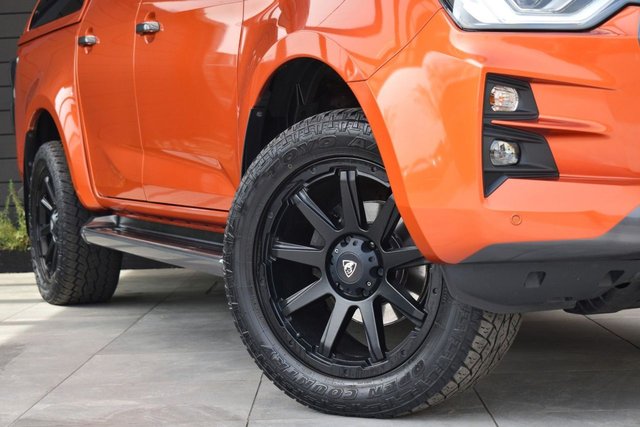 2022 Isuzu D-Max 1.9L V-Cross 4dr - Photo 3