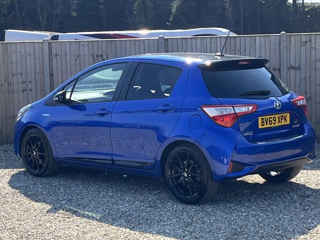 2019 TOYOTA YARIS - Photo 3