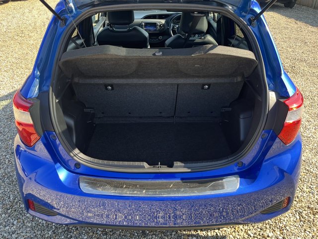 2019 TOYOTA YARIS - Photo 9