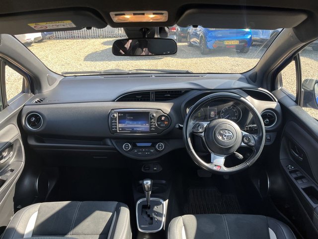 2019 TOYOTA YARIS - Photo 10