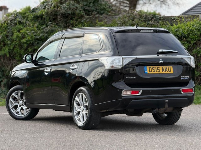 2015 Mitsubishi Outlander 2L Gx3h 5dr - Photo 2