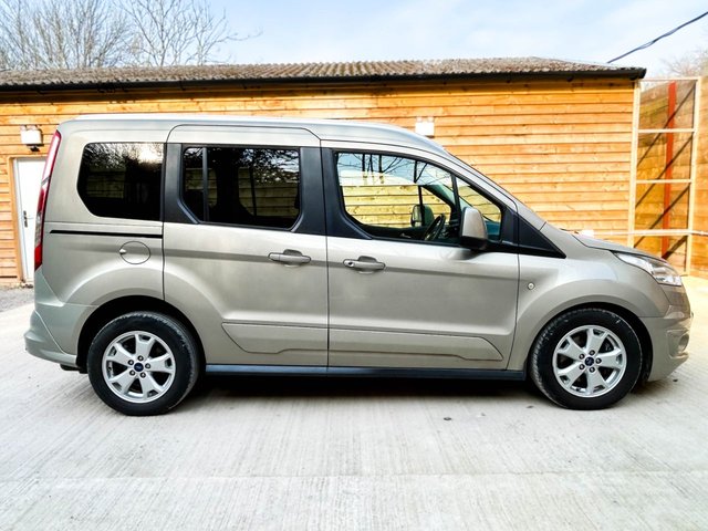 View our FORD TOURNEO CONNECT