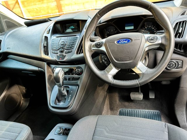View our FORD TOURNEO CONNECT