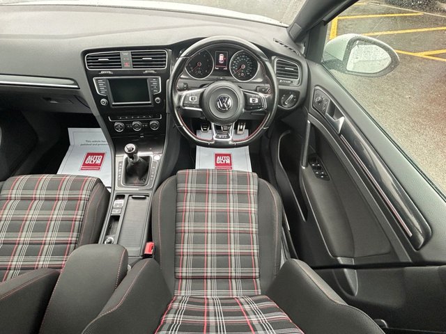 2016 VOLKSWAGEN GOLF - Photo 4