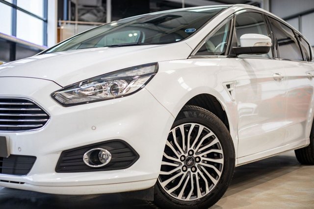 2019 Ford S-Max 2L Titanium 5dr - Photo 6