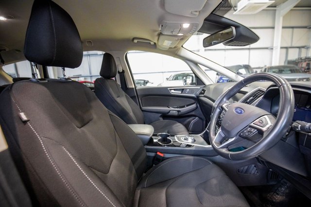 2019 Ford S-Max 2L Titanium 5dr - Photo 3
