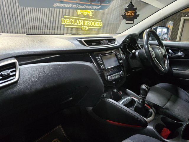 2015 NISSAN QASHQAI 1.5 dCi n-tec 2WD Euro 5 (s/s) 5dr - Photo 9