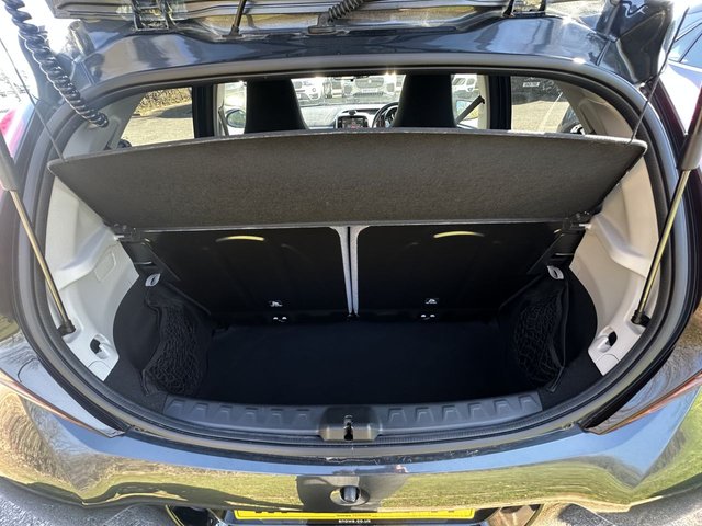 2020 TOYOTA AYGO - Photo 11