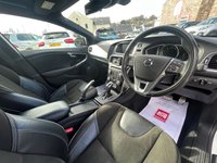 USED 2018 18 VOLVO V40 1.5 T3 R-Design Nav Plus Hatchback 5dr Petrol Auto Euro 6 (s/s) (152 ps) **FINANCE ME FOR UP TO 5 YEARS WITH NO DEPOSIT**