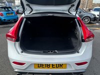 USED 2018 18 VOLVO V40 1.5 T3 R-Design Nav Plus Hatchback 5dr Petrol Auto Euro 6 (s/s) (152 ps) **FINANCE ME FOR UP TO 5 YEARS WITH NO DEPOSIT**