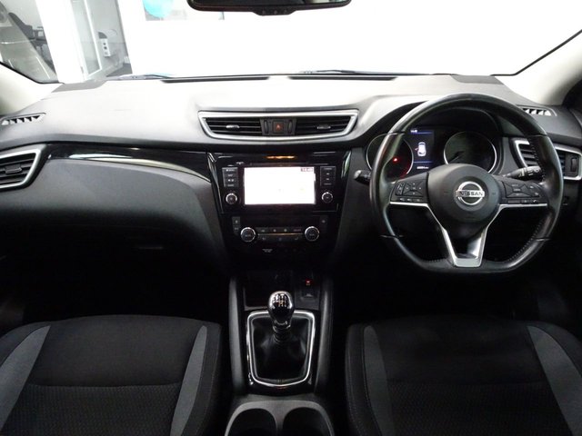 2019 NISSAN QASHQAI 1.3 DIG-T Acenta Premium SUV 5dr Petrol Manual Euro 6 (s/s) (140 ps) - Photo 2