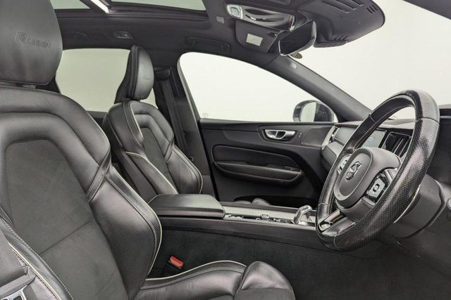 2019 Volvo Xc60 2L R-Design Pro 5dr - Photo 3