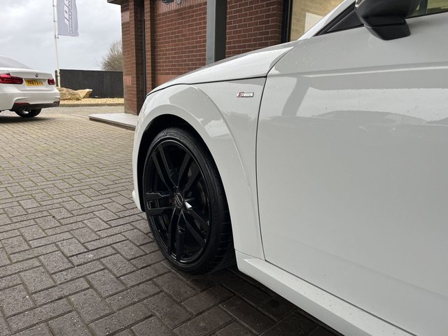 2015 AUDI TT 2015 2.0 TFSI S line Coupe 3dr Petrol Manual Euro 6 (s/s) (230 ps) - Photo 12
