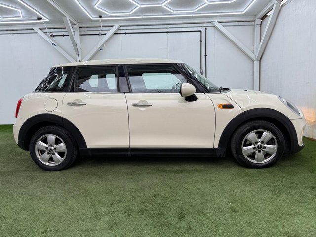 2016 MINI HATCH 2016 1.5 Cooper Euro 6 (s/s) 5dr - Photo 5