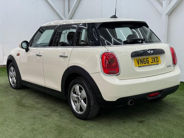 2016 MINI HATCH 2016 1.5 Cooper Euro 6 (s/s) 5dr - Photo 9