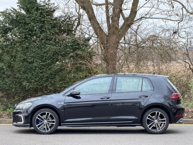 2017 Volkswagen Golf - Photo 4