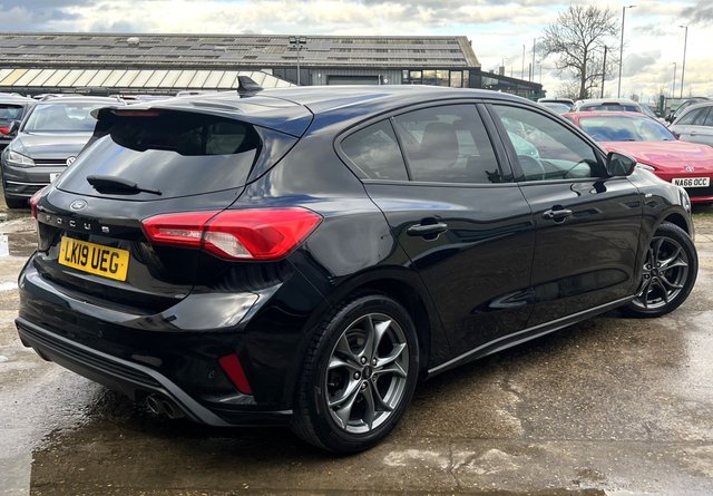 2019 FORD FOCUS 1.0T EcoBoost ST-Line Hatchback 5dr Petrol Manual Euro 6 (s/s) (125 ps) - Photo 3