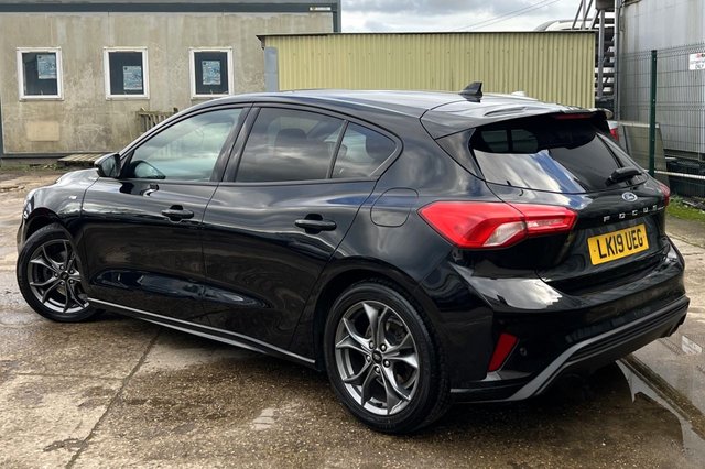 2019 FORD FOCUS 1.0T EcoBoost ST-Line Hatchback 5dr Petrol Manual Euro 6 (s/s) (125 ps) - Photo 4