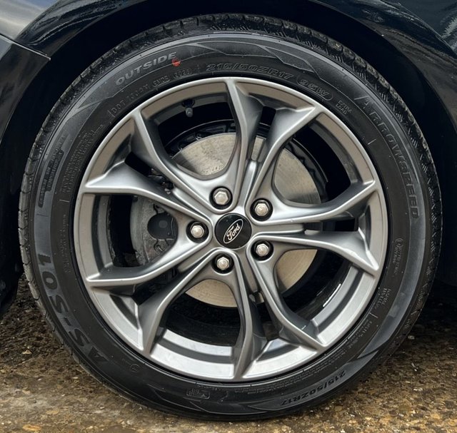 2019 FORD FOCUS 1.0T EcoBoost ST-Line Hatchback 5dr Petrol Manual Euro 6 (s/s) (125 ps) - Photo 12