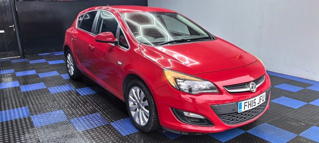 2015 VAUXHALL ASTRA - Photo 4