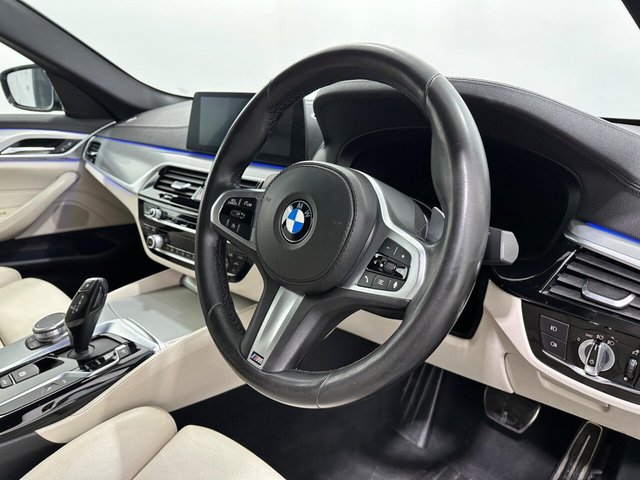 2019 BMW 5 Series - Photo 10