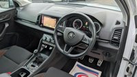 USED 2019 19 SKODA KAROQ 2.0 TDI Scout SUV 5dr Diesel Manual 4WD Euro 6 (s/s) (150 ps) *** SAT NAV - REVERS CAMERA - PANORAMIC ROOF - POWER TAILGATE ***