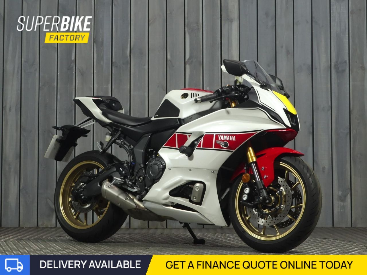 YAMAHA R7R7