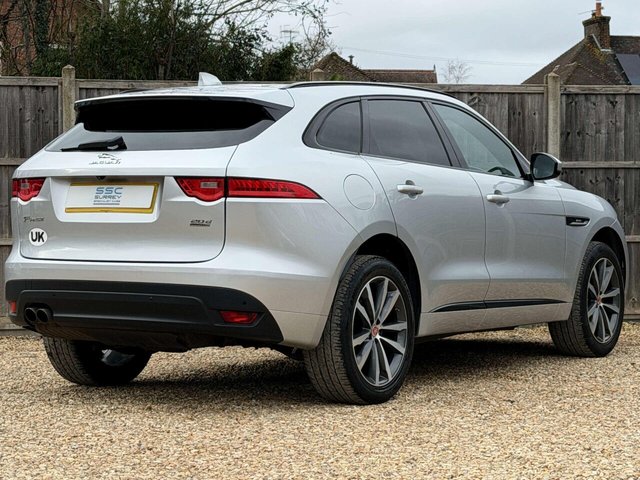 2018 Jaguar F-Pace - Photo 3