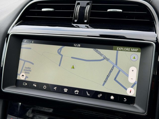 2018 Jaguar F-Pace - Photo 9