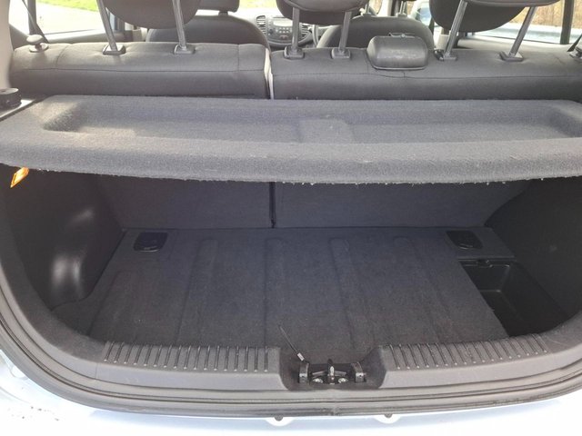 2013 HYUNDAI I10 - Photo 7