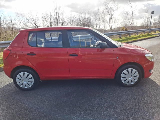 2010 SKODA FABIA - Photo 4