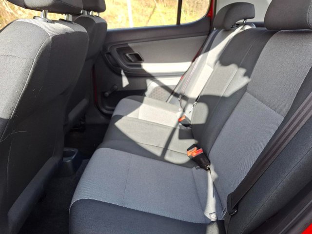 2010 SKODA FABIA - Photo 8