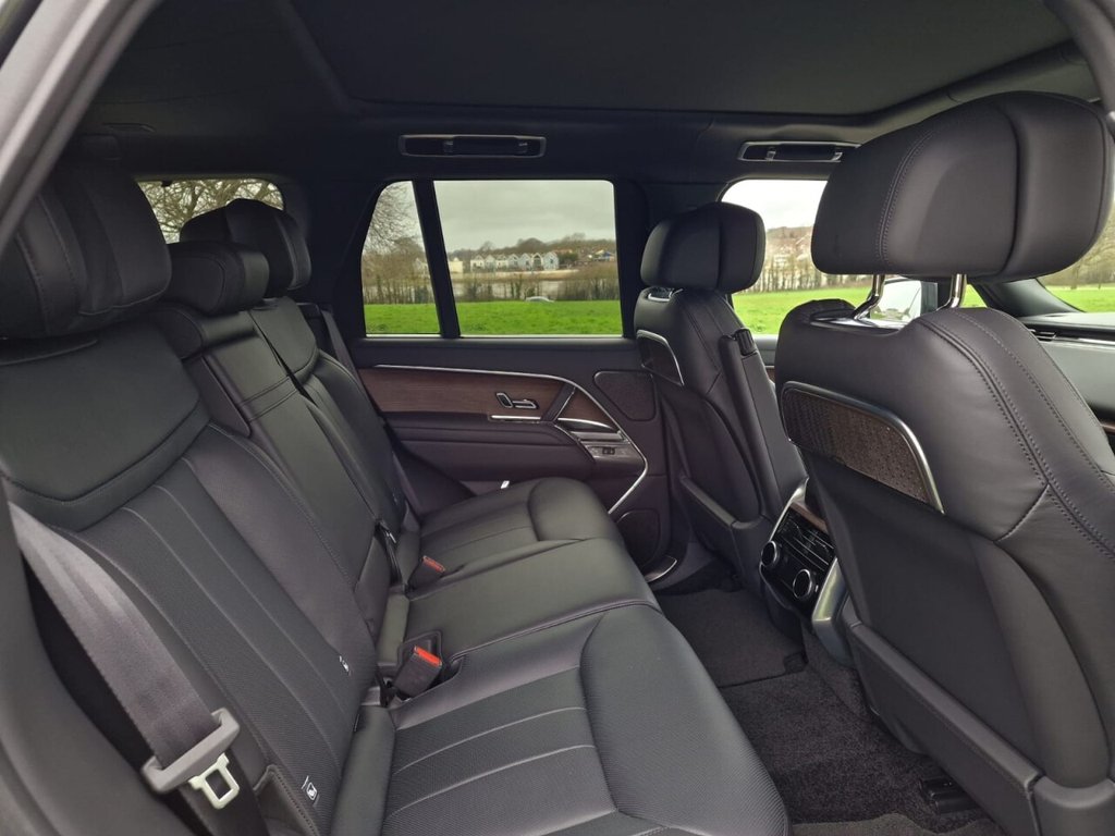USED 2025 25 LAND ROVER RANGE ROVER 3.0 P550e 38.2kWh Autobiography SUV 5dr Petrol Plug-in Hybrid Auto 4WD Euro 6 (s/s) (550 ps) FINANCE AVAILABLE