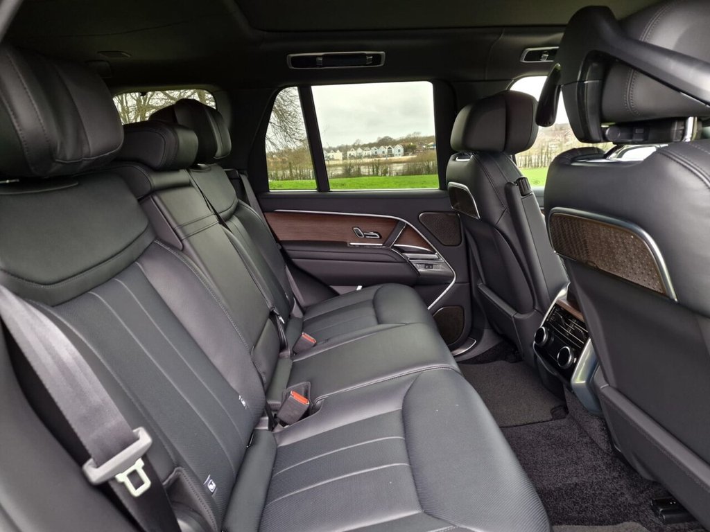 USED 2025 25 LAND ROVER RANGE ROVER 3.0 P550e 38.2kWh Autobiography SUV 5dr Petrol Plug-in Hybrid Auto 4WD Euro 6 (s/s) (550 ps) FINANCE AVAILABLE