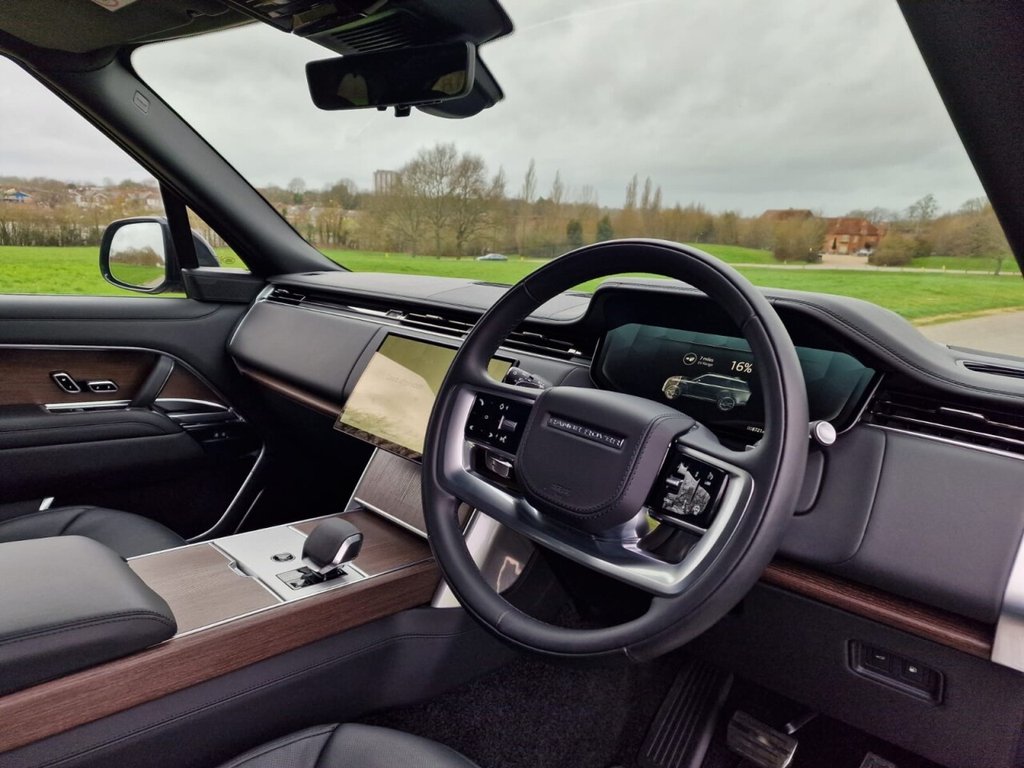 USED 2025 25 LAND ROVER RANGE ROVER 3.0 P550e 38.2kWh Autobiography SUV 5dr Petrol Plug-in Hybrid Auto 4WD Euro 6 (s/s) (550 ps) FINANCE AVAILABLE