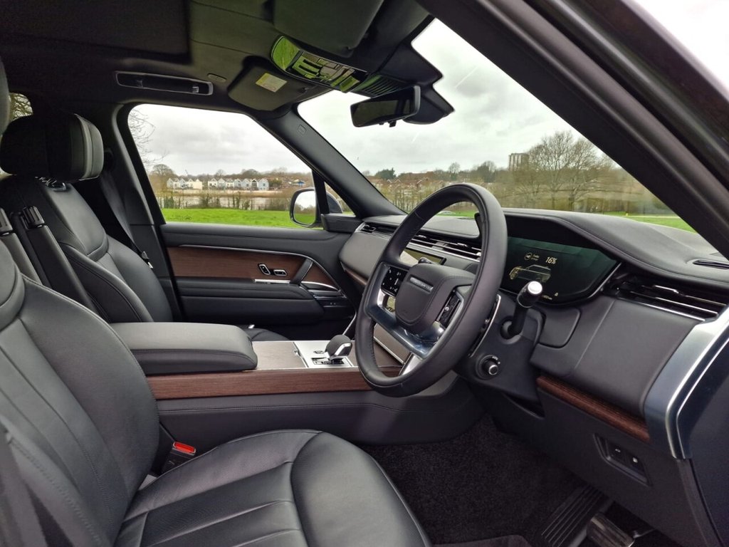 USED 2025 25 LAND ROVER RANGE ROVER 3.0 P550e 38.2kWh Autobiography SUV 5dr Petrol Plug-in Hybrid Auto 4WD Euro 6 (s/s) (550 ps) FINANCE AVAILABLE