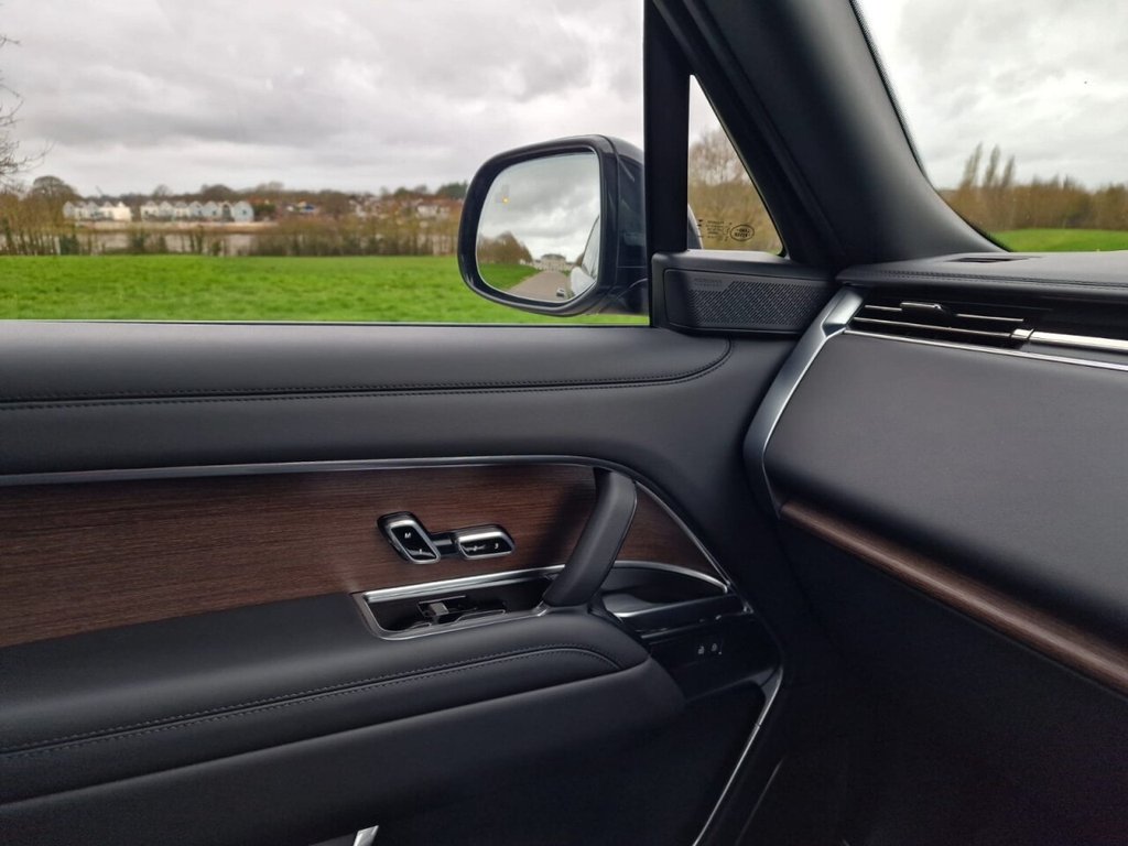 USED 2025 25 LAND ROVER RANGE ROVER 3.0 P550e 38.2kWh Autobiography SUV 5dr Petrol Plug-in Hybrid Auto 4WD Euro 6 (s/s) (550 ps) FINANCE AVAILABLE