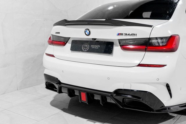 2022 BMW 3 Series 3L null 4dr - Photo 3